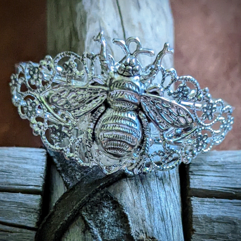 NWT Handcrafted Boho Silver Honey Bee Metal Cuff Bracelet